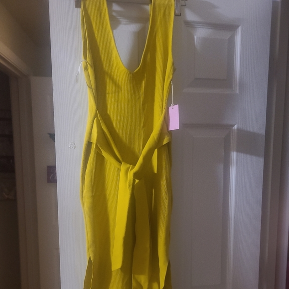 Dress - Picture 2 of 4